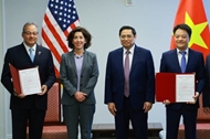 Vietnamese, U.S. firm get investment registration certificate for LNG terminal project